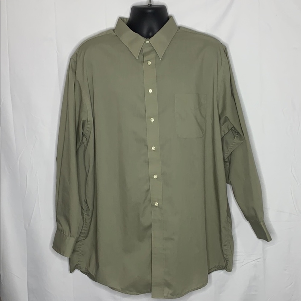 Croft & Barrow button up dress shirt